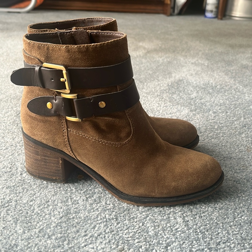 EUC Franco Sarto Suede Booties Size 4.5